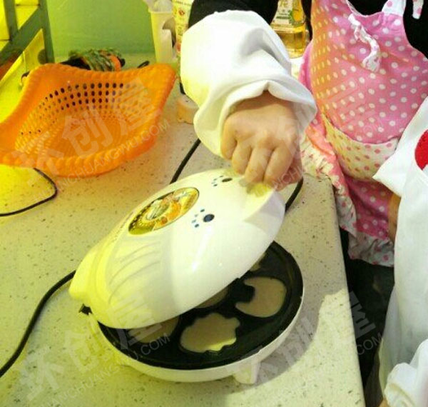 幼儿园角色游戏小厨师图片
