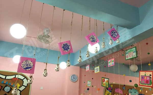 幼儿园教室各种好看手工作品吊饰图片