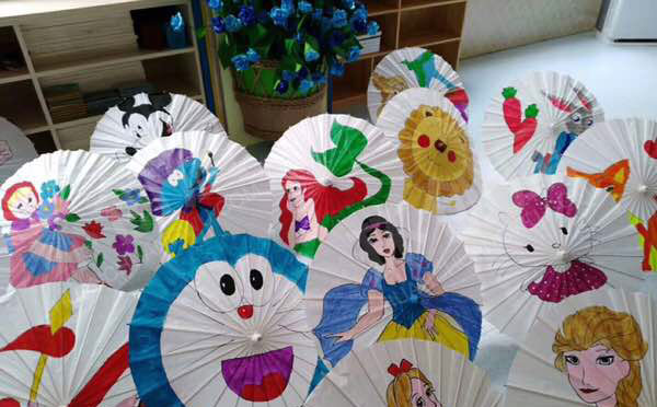 幼儿园迪士尼楼廊油画伞挂饰图片