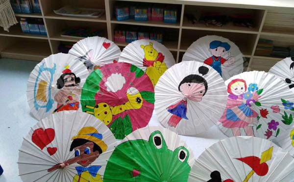 幼儿园迪士尼楼廊油画伞挂饰图片