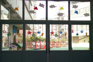 幼儿园透明玻璃门窗卡通贴画装饰图片