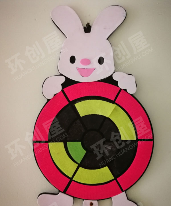 幼儿园户外废物利用墙面卡通动物创意画作图片