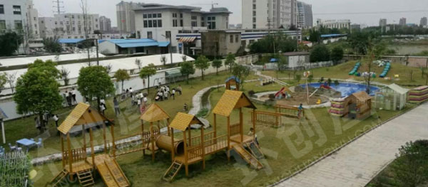 幼儿园户外环创建筑图片