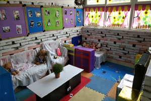 幼儿园阅读区温馨娃娃卡通角图片