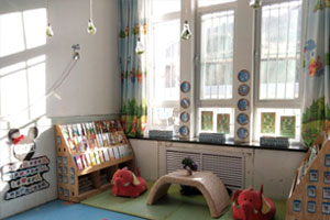 幼儿园图书区装饰摆设图片4张