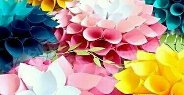 幼儿园新年墙饰手工DIY纸花墙面布置图片