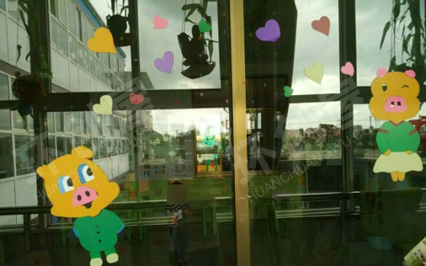 幼儿园门窗玻璃卡通装饰图片