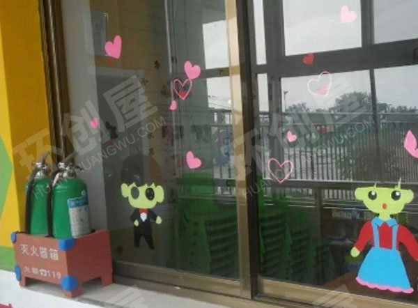 幼儿园门窗玻璃卡通装饰图片