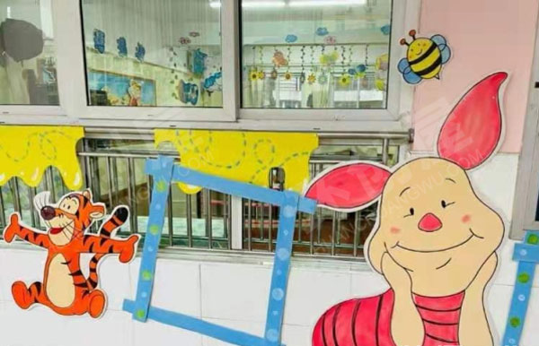 幼儿园门窗装饰维尼熊环创图片