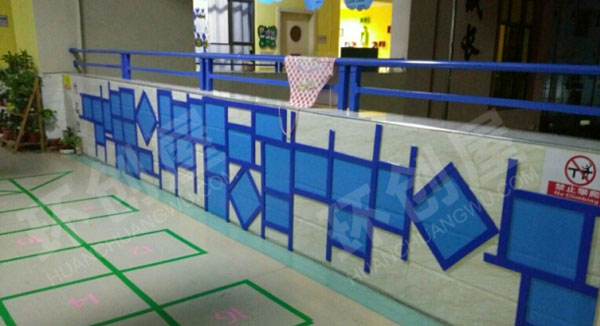幼儿园走廊各种儿童美术作品布置图片