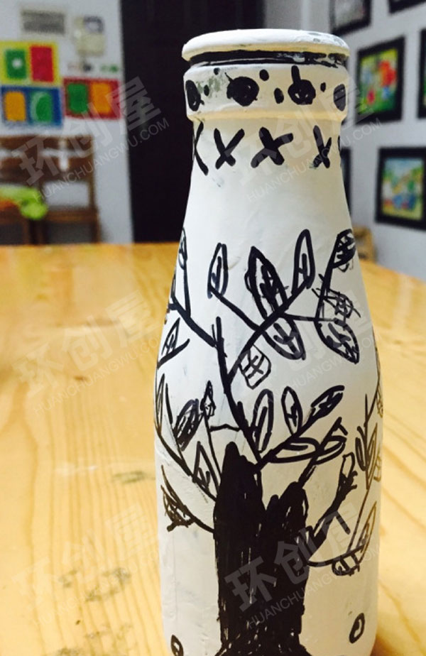 幼儿园废物利用绘画瓶子作品展示图片