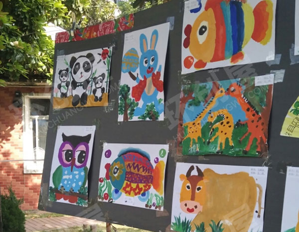 幼儿园户外展板动物主题水彩画作品展图片