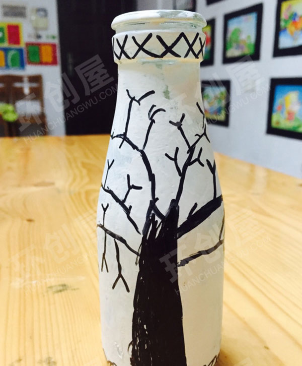 幼儿园废物利用绘画瓶子作品展示图片