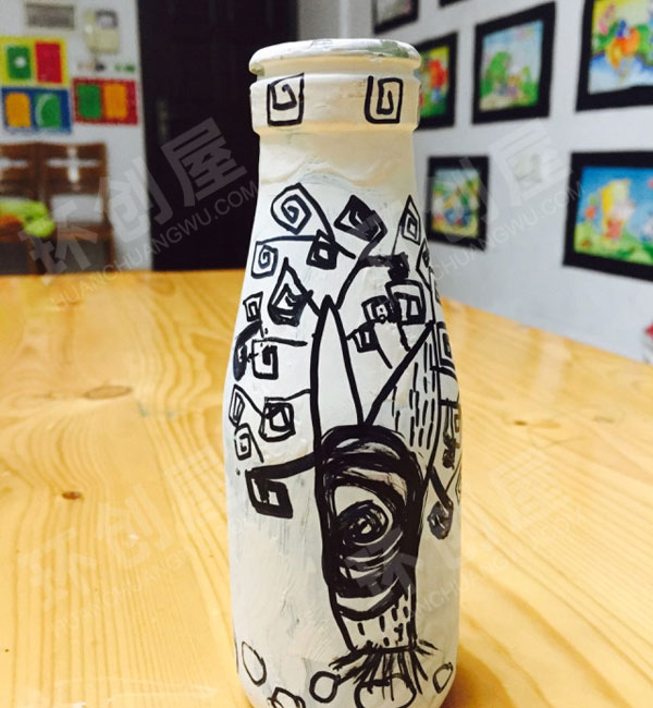 幼儿园废物利用绘画瓶子作品展示图片