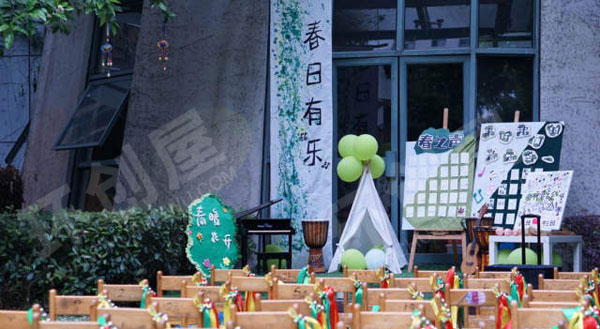 幼儿园户外环创草坪音乐会图片