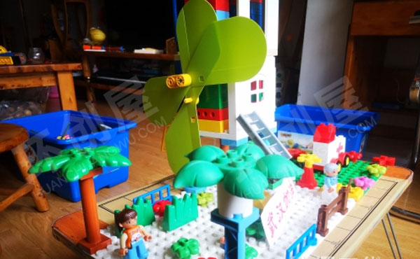 幼儿园建构区积木搭建医院图片