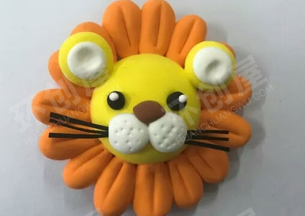 幼儿园美工区粘土狮子一家亲图片