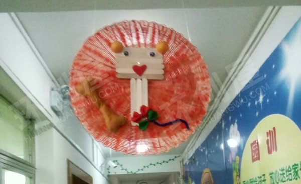 幼儿园走廊卡通冰棍拼搭动物挂饰图片