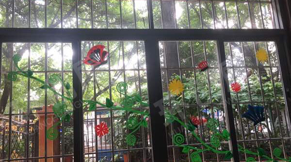 幼儿园春天气息卡通窗户装饰图片
