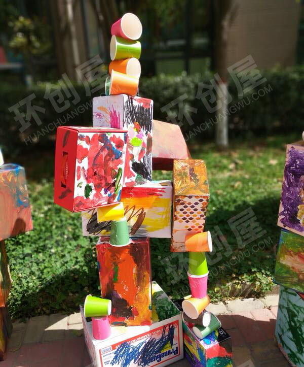幼儿园废纸箱废鞋盒改造利用作品展示图片