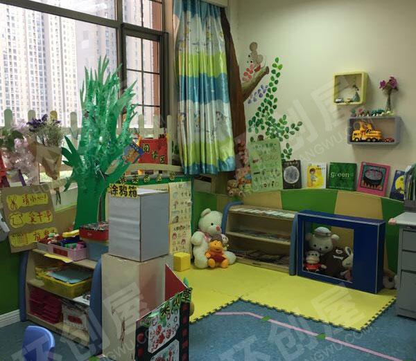 幼儿园温馨的阅读角图片