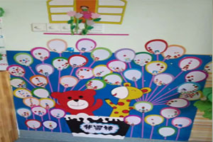 幼儿园教室墙面布置红花墙评比栏图片3张