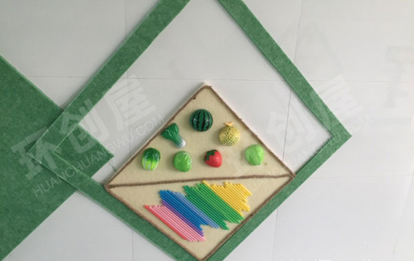 幼儿园走廊卡通动物触摸墙图片