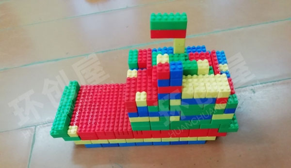 幼儿园建构区乐高拼搭交通工具船图片
