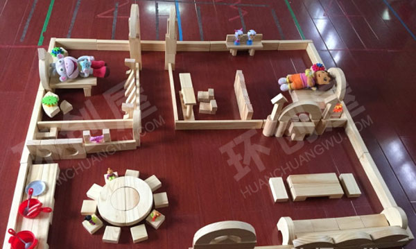 幼儿园建构区乐高积木搭建城墙高楼图片
