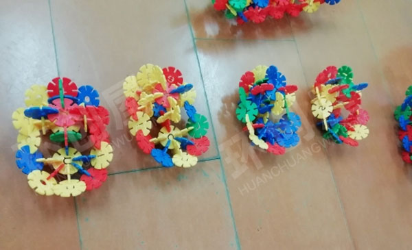 幼儿园建构区乐高拼搭交通工具船图片