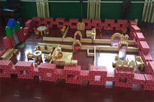 幼儿园建构区乐高积木搭建城墙高楼图片9张