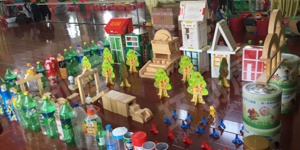 幼儿园建构区乐高积木搭建城墙高楼图片