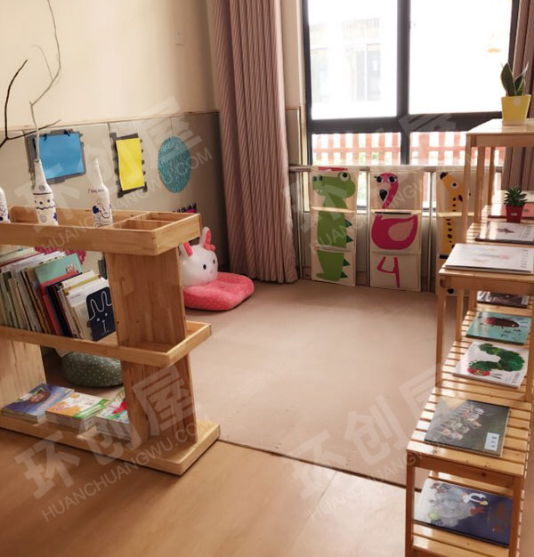 幼儿园阅读区温馨娃娃书吧图片