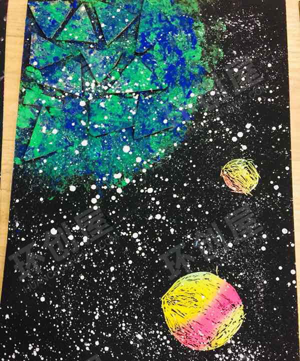 幼儿园美工区星空水粉喷洒画图片
