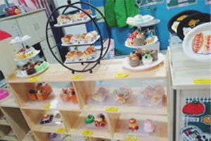 幼儿园角色游戏各种美食都有的小餐厅图片6张