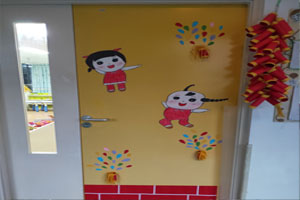 幼儿园新年圣诞节门的装饰图片8张