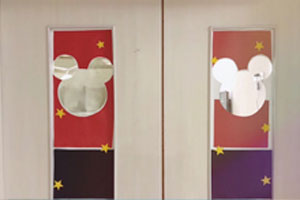 幼儿园迪士尼风米奇门窗装饰图片