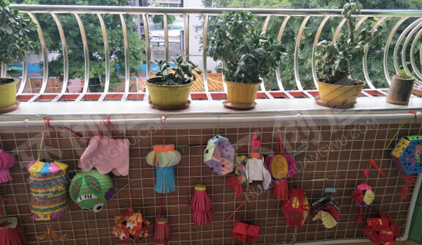 幼儿园户外走廊栏杆装饰图片