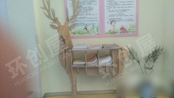 幼儿园阅读区自制小鹿书架图片