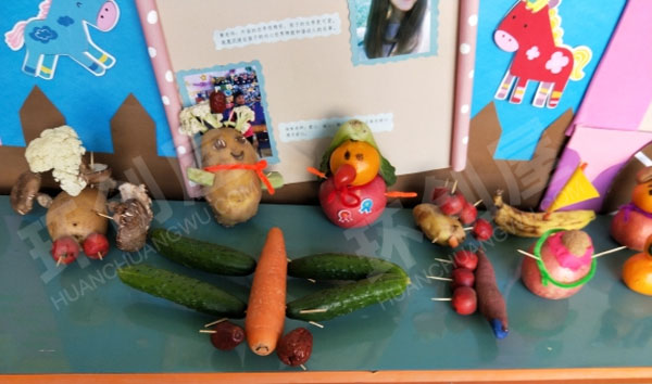 幼儿园美工区大型合作秋天主题图片