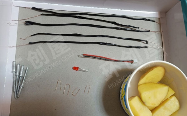 幼儿园科学区土豆发电操作图片