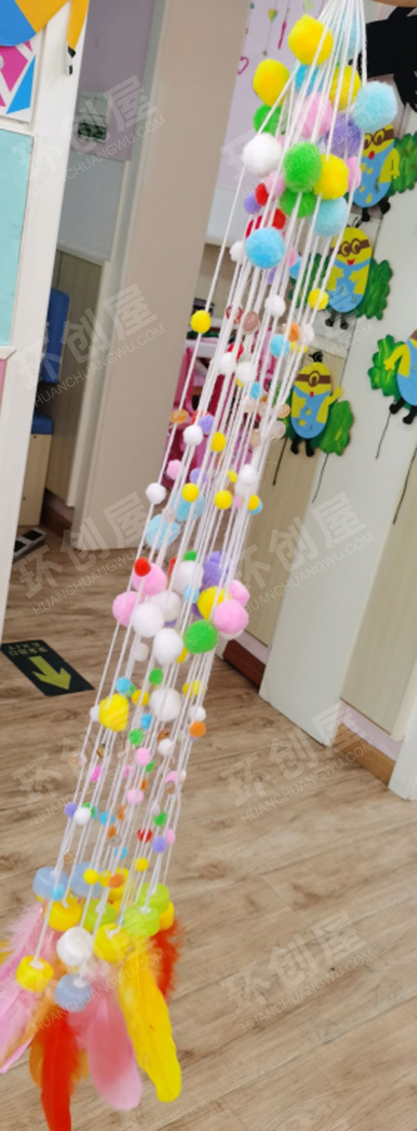 幼儿园羽毛彩色吊挂饰图片