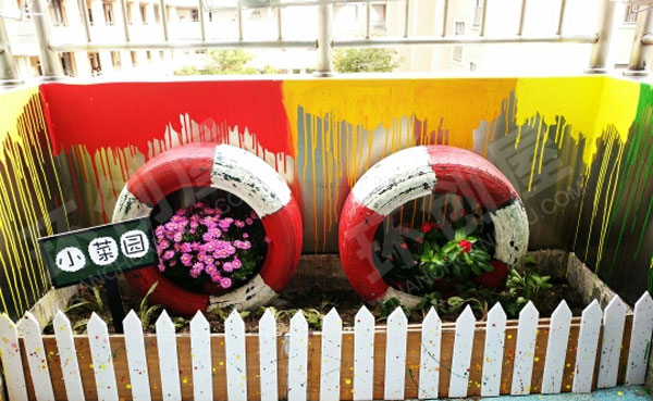 幼儿园封闭走廊合理利用下的植物角图片