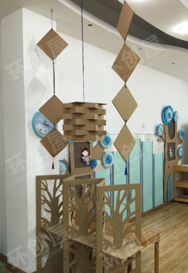 幼儿园废物利用纸箱作品展示图片
