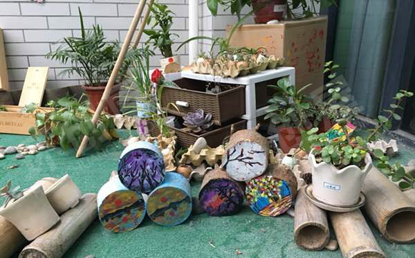 幼儿园户外自然角古朴的田园图片