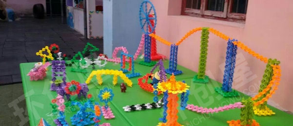 幼儿园建构区雪花积木搭建作品图片