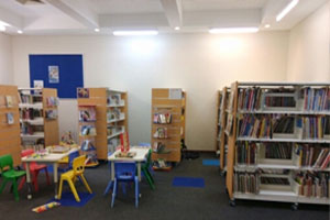 幼儿园阅读区环创小小图书馆图片