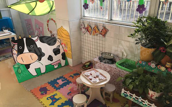 幼儿园走廊阅读区装饰图片