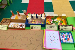 幼儿园益智区各种特色自制教玩具图片14张