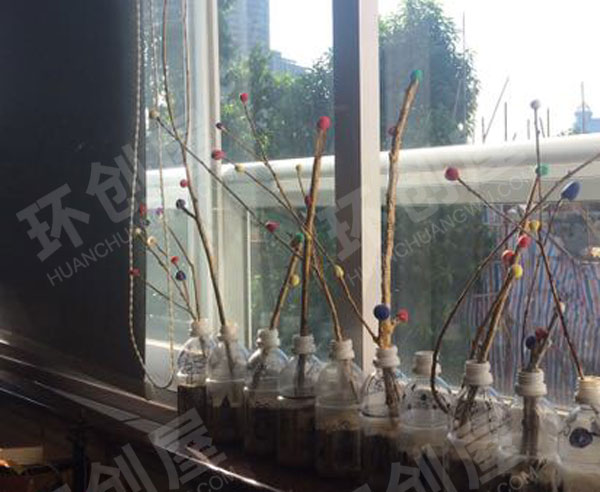 幼儿园简单又有效果的窗台作品展示图片